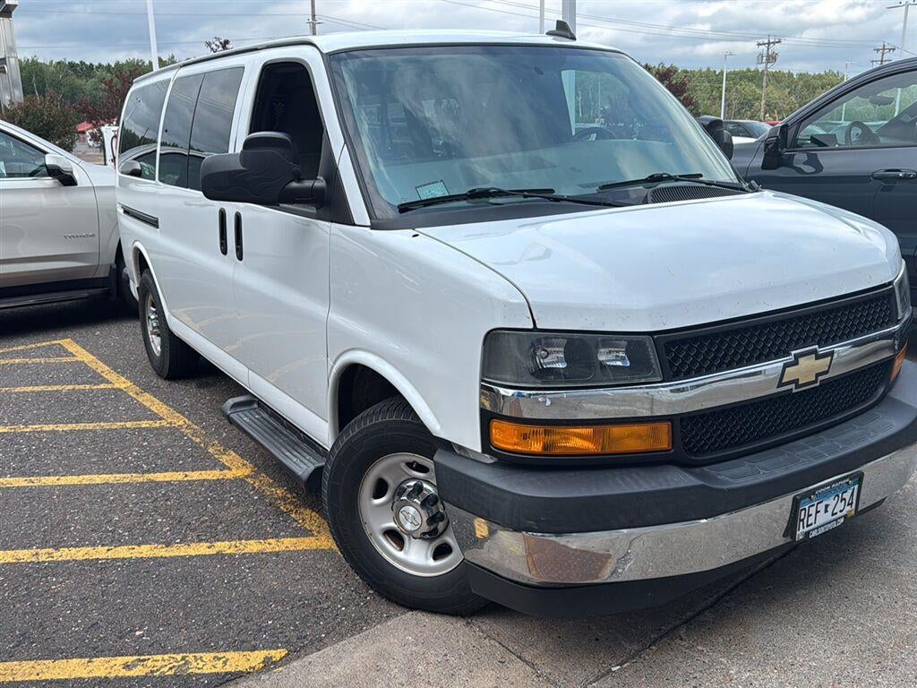 chevrolet express passenger 2018 1GAZGMFG5J1223279 image chevrolet express passenger 2018 1GAZGMFG5J1223279 image